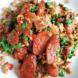 กะเพราหมูสับ กุนเชียง