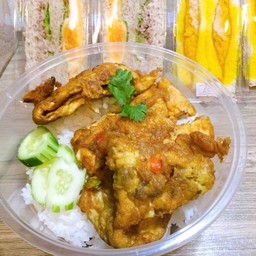 ข้าวไข่เจียวหมูสับ แถมฟรีน้ำดื่ม ขนาด 330มล.