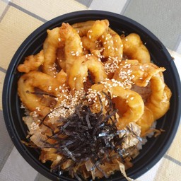 ข้าวหน้าปลาหมึกกรุบ