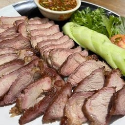 หมูย่างไก่ย่างอบโอ่ง บันเทิง @แม่โจ้