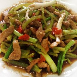 ข้าวผัดพริกอ่อน (ราดข้าว)