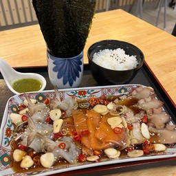 เซ็ตทะเลรวมดองซีอิ๊ว (แซลมอน 4, กุ้ง 4, หมึกทาโกะ 4)