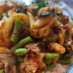 ข้าวผัดพริกแกง (ราดข้าว)