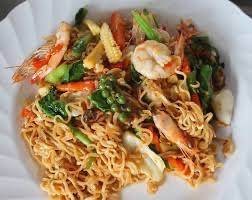 ผัดมาม่าขี้เมา