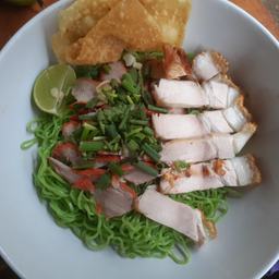 บะหมี่หยกหมูแดง-หมูกรอบ