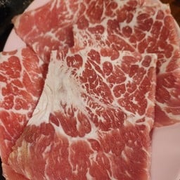 เนื้อหนอก