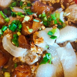 รวมเนื้อทุกอย่างลอยน้ำ