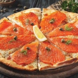 พิซซ่าแซลมอนนอร์เวย์รมควัน