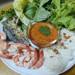 เมี่ยงสารพัด & พีคโคตรกะเพรา
