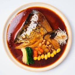 หัวปลาแซลมอนต้มซีอิ๊ว