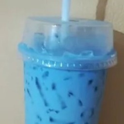 น้ำอัญชันนมสด