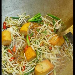 ผัดถั่วงอกมังสวิตัติกับข้าว