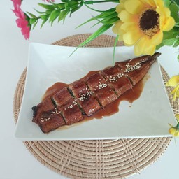 ปลาไหลย่างซีอิ๊ว 1 ตัว พร้อมทาน