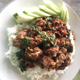 ข้าวกะเพราเนื้อสับ