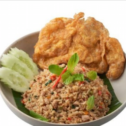 ข้าวครุกกะเพรามังสวิรัติไข่เจียว