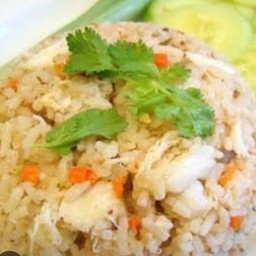 ข้าวผัดไก่ชิ้น