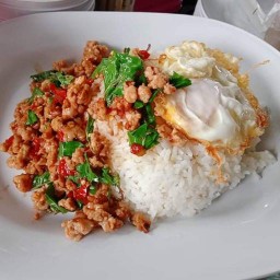 ร้านพี่ไก่ ริมทาง เคหะร่มเกล้า33