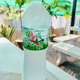 น้ำดื่มขวดใหญ่