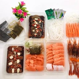 กุ้งโบตั๋น (แซลมอนรวม 500กรัม พร้อมชุดเครื่องเครื่องเคียงในชุด)