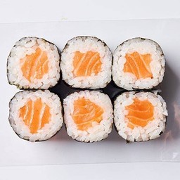 ข้าวห่อสาหร่ายไส้แซลมอน