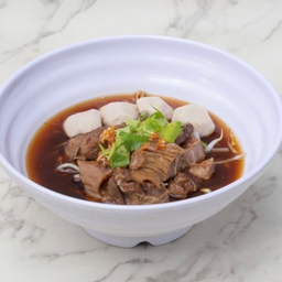 ก๋วยเตี๋ยวเนื้อลูกชิ้น