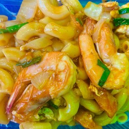 มักกะโรนีกุ้งฉ่ำน้ำซอส
