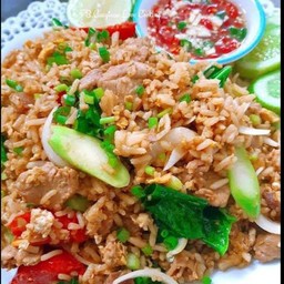 ข้าวผัดรถไฟ + เครื่องดื่ม