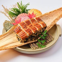 ข้าวหน้าปลาไหลห่อใบใผ่