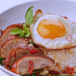 ข้าวราดกระเพราเป็ดไข่ดาว