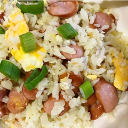 ข้าวผัด ไส้กรอก10ฟรี1