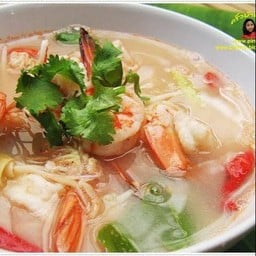 ต้มยำ รวมมิตร น้ำใส