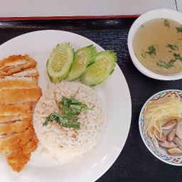 ข้าวมันไก่หลาดกล้วยกล้วย หลาดกล้วยกล้วย