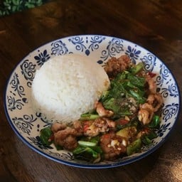 ข้าวคะน้าหมูนุ่ม