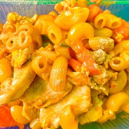 ผัดมักกะโรนีไก่