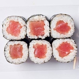 ข้าวห่อสาหร่ายไส้ทูน่าส่วนอากามิ