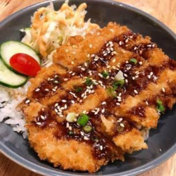 ข้าวหน้าหมูทอดโทคัตสึเทอริยากินข้าว