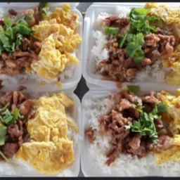 ข้าวผัดหมูหวานไข่เจียว10ฟรี1