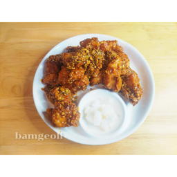 พัมกอรี ออริจินอล ทักกังจอง 밤거리 닭강정Bamgeoli Original sauce deep fried chicken breast