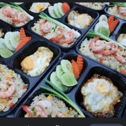 ข้าวผัดกุ้งไข่ดาว10ฟรี1