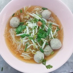 ก๋วยเตี๋ยว&ข้าวมันไก่ หน้าปั้มปตท.พูลทรัพย์