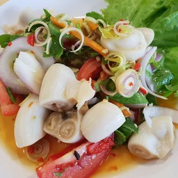 ยำไส้ตัน