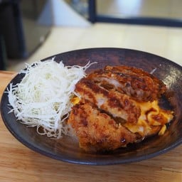 ข้าวทงคัตสึไข่ลาวา ฟรีเครื่องดื่ม