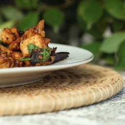 กะเพราไก่ พริกแห้ง