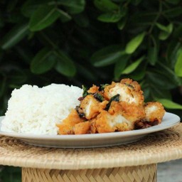 ข้าวกะเพราไก่กรอบ พริกแห้ง