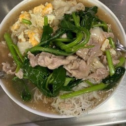 ราดหน้าประดิพัทธ์ หอการค้า (ซอยวิภาวดี2)