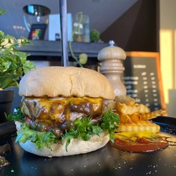 เบอร์เกอร์เนื้อ พริกไทดำ