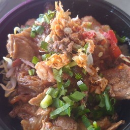 เส้นหมี่เนื้อน้ำตก