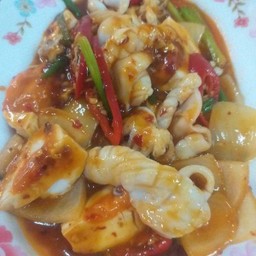 ปลาหมึกผัดไข่เค็ม