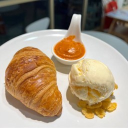 ครัวซองถ์สังขยาชาไทย