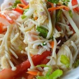 ยำเห็ดเข็มทองกุ้งสด
